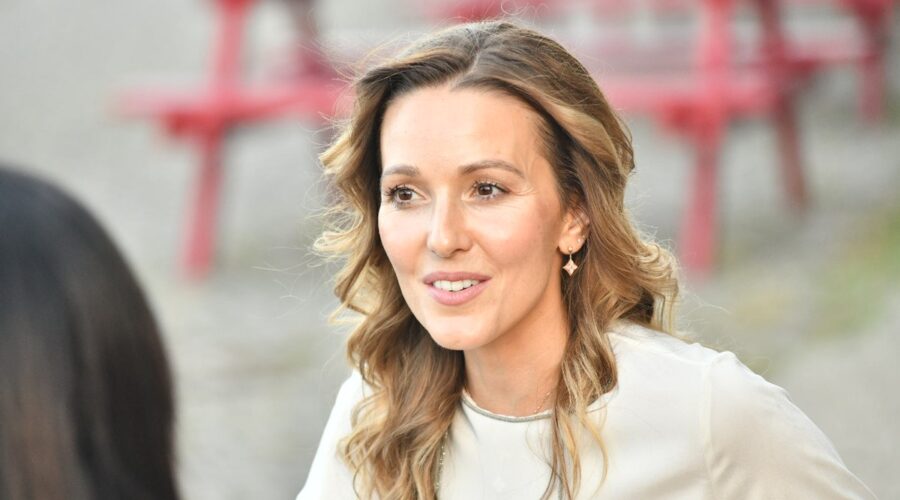(Foto) Jelena Đoković se potpuno slomila, uhvatila se za glavu dok je gledala Novakov poraz – bolna fotografija kruži mrežama