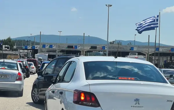 Gužva na graničnom prelazu Evzoni, satima se čeka na ulaz u Severnu Makedoniju