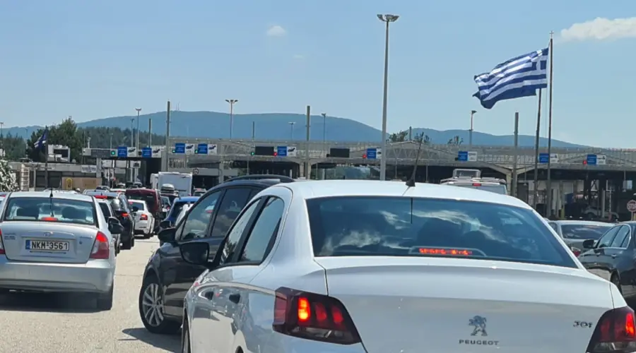 Gužva na graničnom prelazu Evzoni, satima se čeka na ulaz u Severnu Makedoniju