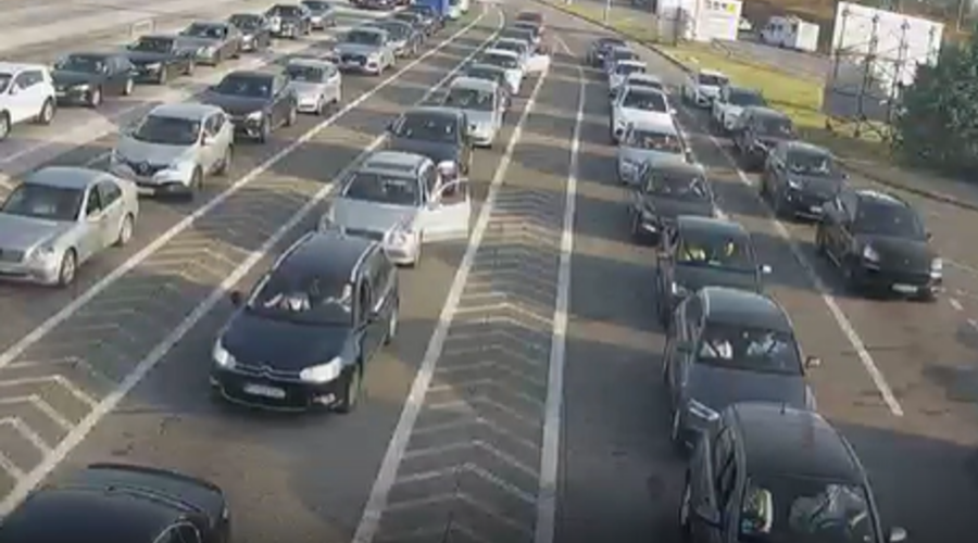 Gužve na granici i ovog jutra! Čeka se i po pola sata, a evo i na kojim graničnim prelazima