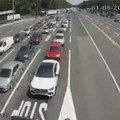 Gužve na putevima zbog završetka letnjih odmora, čekanje na nekoliko graničnih prelaza