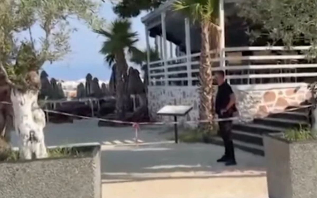 HOROR NA PLAŽI U ALBANIJI: Turista izboden na smrt, telo ostavljeno pored ležaljki!