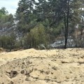 Helikopteri u pripravnosti u Deliblatskoj peščari, požar u sjeničkom kraju van kontrole