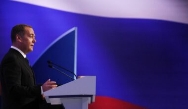“IZAZIVAJU ZAVISNOST” Veliko priznanje Dmitrija Medvedeva