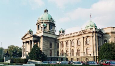 Jedina beba rođena u Skupštini Srbije! Sveštenik nije mogao da veruje gde se ovo desilo, priča o detetu rođenom ispod svečane sale