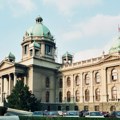 Jedina beba rođena u Skupštini Srbije! Sveštenik nije mogao da veruje gde se ovo desilo, priča o detetu rođenom ispod svečane…