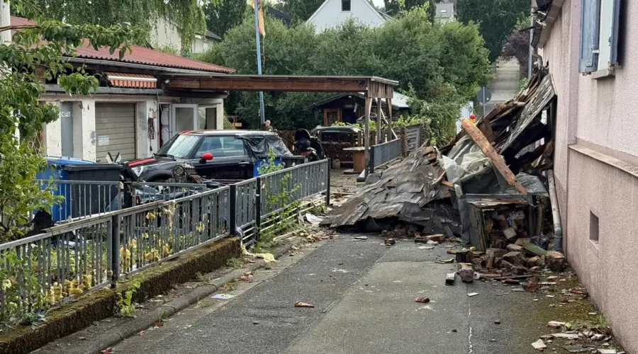 Jedna žena poginula, najmanje dve osobe povređene u snažnom nevremenu koje je pogodilo Nemačku