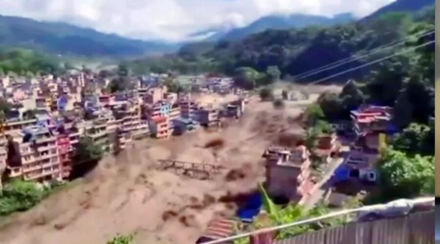KATASTROFA EPSKIH RAZMERA: Poznato kako je u Nepalu krenula bujica koja je usmrtila do sad 162 osobe!