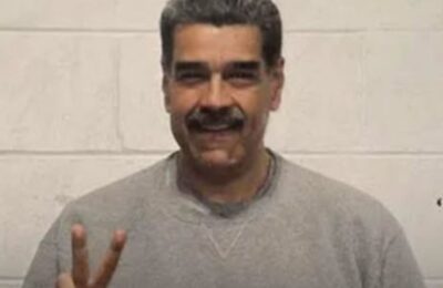 MADURO SREĆAN U TRAMPOVOM ZATVORU? Ekspredsednik Venecuele objavio fotke na kojima pozira sa znakom pobede, šalje pozdrave narodu Venecuele!