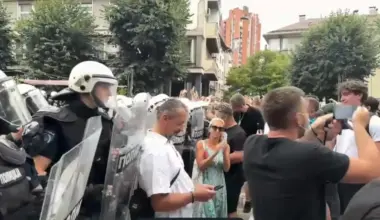 MUP o incidentima u Užicu, ni reči o nasilnom otimanju telefona novinaru Mašine od strane pripadnika Interventne
