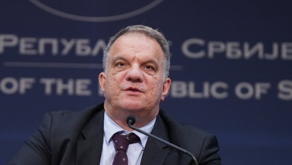 ШКОЛЕ СПРЕМНЕ ЗА 1. СЕПТЕМБАР: Министар открио када стижу бесплатни уџбеници