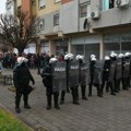 Miting naprednjaka u Užicu završen Vučićevim govorom: Policija i nakon skupa razdvajala pristalice SNS-a i građane koji…