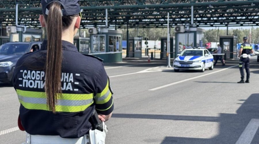 Na graničnom prelazu Batrovci teretna vozila čekaju tri sata na izlaz