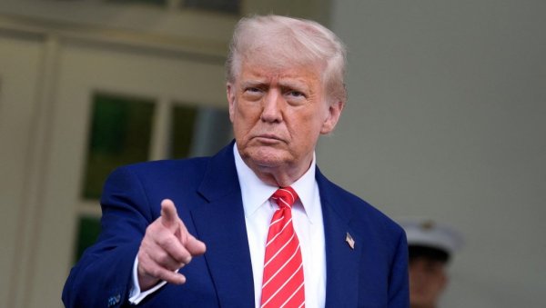 НЕМА МЕСТА ЗА ШЕРИЈАТ У САД Трамп јасан: Где га видимо, уклањамо га НЕМА МЕСТА ЗА ШЕРИЈАТ У САД Трамп јасан: Где га видимо, уклањамо га