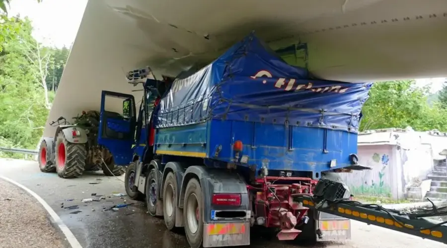 Nemačka: Lopatica vetroturbine ispala tokom transporta – Šteta milion evra | Srpska dijaspora