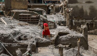Nepal: Broj stradalih veći od 700, hiljade nestalih, potraga za zatrpanim radnicima