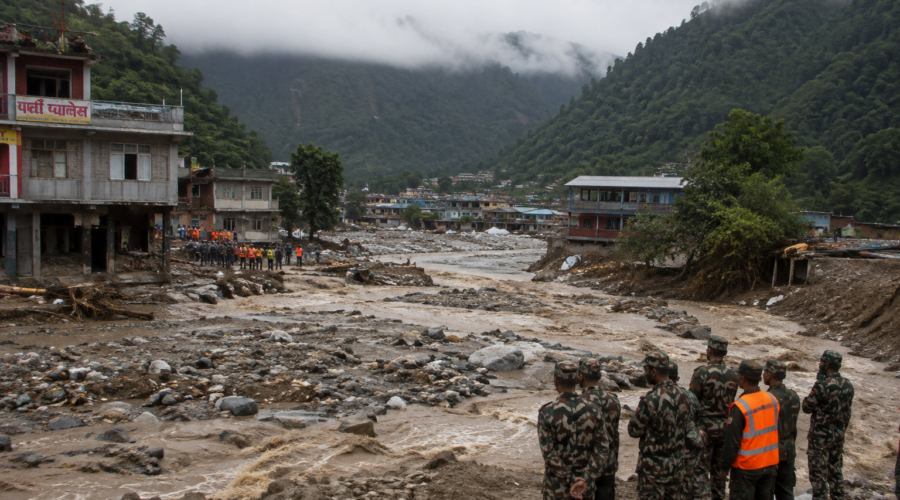 Nepal broji žrtve: Skoro 800 mrtvih, više od 2.500 ljudi nestalo