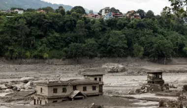Novi bilans: U poplavama u Nepalu poginulo 157 osoba, stotine turista se vode kao nestale