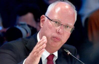 “ODBILI SU MIGRANTE, EVROBIROKRATE I RATNU RETORIKU” Dimitrijev pozdravio odluku Islanda na referendumu o EU