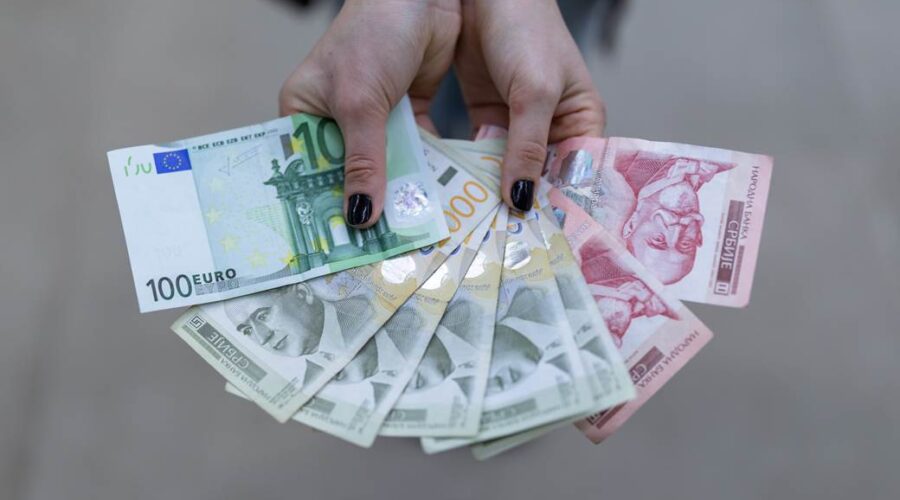Ovo je novi kurs evra za 27. avgust: Menjačnice po ovim vrednostima prodaju valute