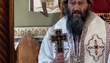 POVRATAK U MANASTIR: Vladika Justin služio prvu liturgiju posle razrešenja!