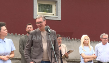 Plata porasla sa 290 na 890 evra u Kruševcu. Predsednik u poseti Rasinskom okrugu: Obišao industrijsko-tehnološki park