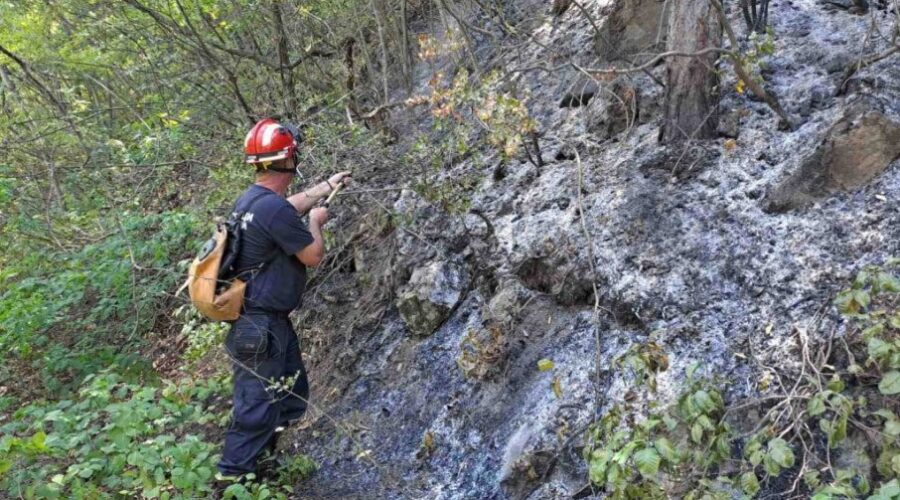 Požar na Stolovima pod kontrolom vatrogasaca