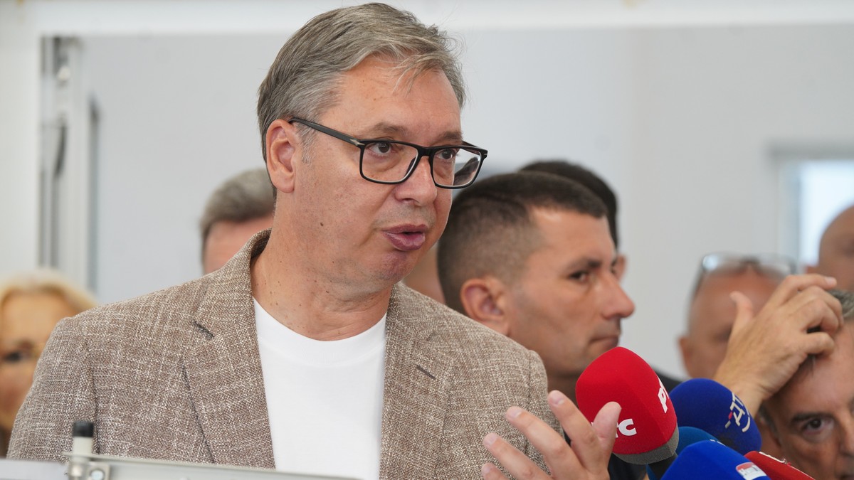 Predsednik Srbije Aleksandar Vučić obilazi porodicu Filipović u selu Pejkovac: Imaju četvoro dece, sada čekaju peto