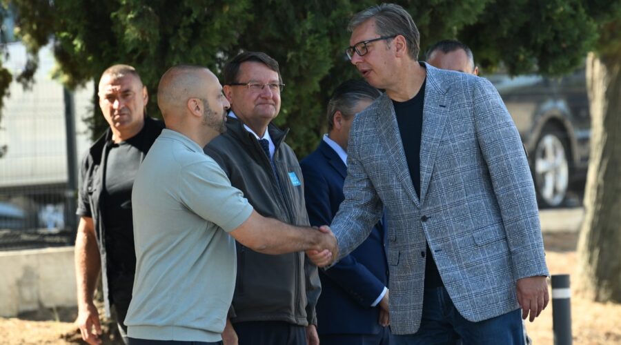 “Prošlost ne možemo da menjamo, ali možemo da utičemo na budućnost” Vučić u Centru za razminiranje: “Strateški dijalog Srbije i SAD je prekretnica i velika stvar za nas” (video)