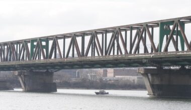 “Putevi Srbije” o navodima da je napukao noseći stub Pančevačkog mosta i zabrani saobraćaja za vozila preko 12 tona