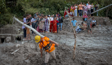 RASTE BROJ ŽRTAVA U NEPALU: 469 poginulij, više od 1.300 nestalih, spaseno oko 350 ljudi!