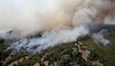 RHMZ izdao dramatično upozorenje zbog požara Helikopteri u pripravnosti! Vetar preti da ponovo probudi vatreni pakao u Deliblatskoj peščari