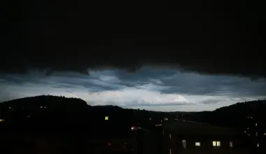 RHMZ najavio pljuskove i grmljavinu, u Beogradu već pljušti kiša