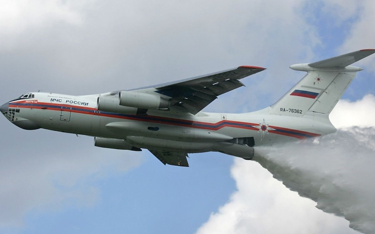 RUSI POMAŽU U BORBI PROTIV POŽARA: Iz Rusije stiže moćni Iljušin IL-76, koji ponese po 42.000 litara vode!