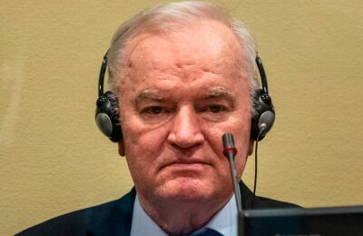Ratko Mladić će biti sahranjen uz najviše državne i vojne počasti, mehanizam u Hagu naložio istragu o smrti, Vučić tražio da ga puste da umre u Srbiji, zahtev mu odbijen