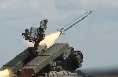 RUSI ŽESTOKO UDARILI PO VOJNOJ INFRASTRUKTURI UKRAJINE: Pogođeni pogoni za rakete “Flamingo”, skladišta dronova i most u Kijevu