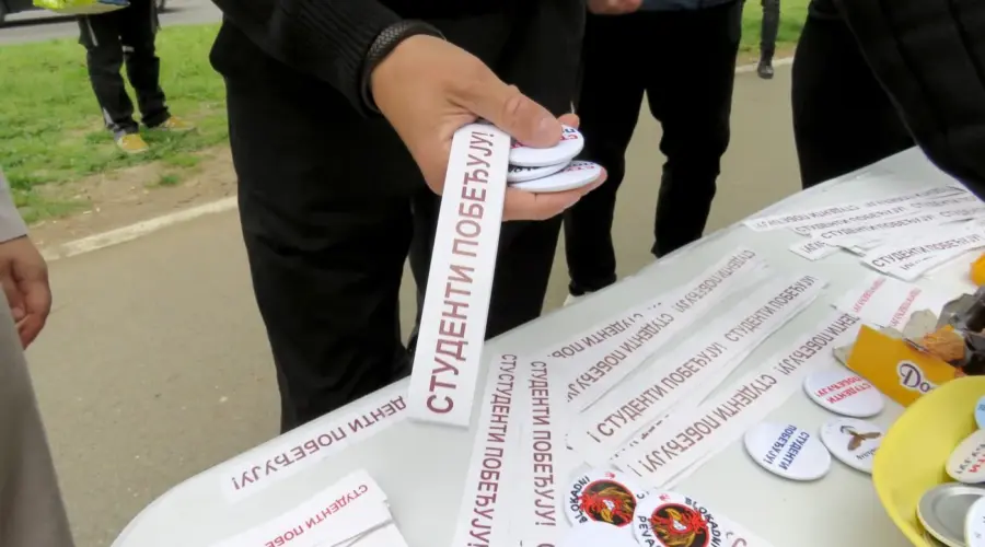 STUDENTI MEĐU NARODOM: Širom Beograda štandovi na kojima se predstavlja program za obnovu Srbije!