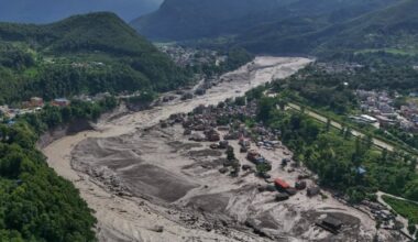 Snimci poplave iz Nepala i Tibeta