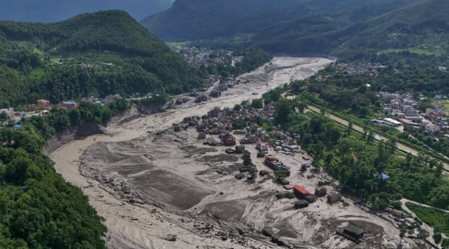Snimci poplave iz Nepala i Tibeta