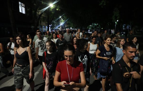 Srednjoškolci u Nišu protestovali zbog predloženih izmena Zakona o obrazovanju | Srpska dijaspora