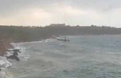 TRI BRODA UDARILA U STENE USLED NALETA NEVREMENA: Pojavili se snimci snažne oluje, jedna osoba poginula (VIDEO)