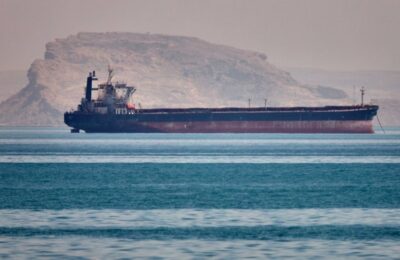 Tanker u Ormuskom moreuzu pogođen nepoznatim projektilom