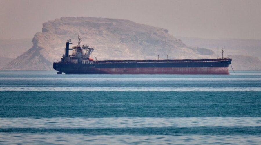Tanker u Ormuskom moreuzu pogođen nepoznatim projektilom