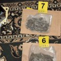 U Novom Sadu uhapšen muškarac kod kog su pronađeni narkotici i oružje