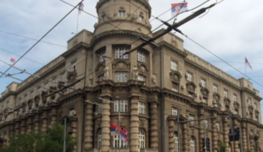 VATRA PORED VLADE SRBIJE: Izbio požar u Nemanjinoj, gust dim iznad zgrade Železnice! (VIDEO)