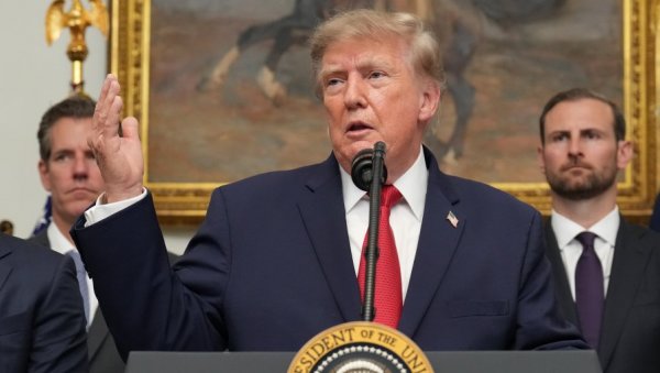 ТРАМП ПОТПИСАО: Проглашена ванредна ситуација ради заштите енергетске мреже од претњи споља ТРАМП ПОТПИСАО: Проглашена ванредна ситуација ради заштите енергетске мреже од претњи споља