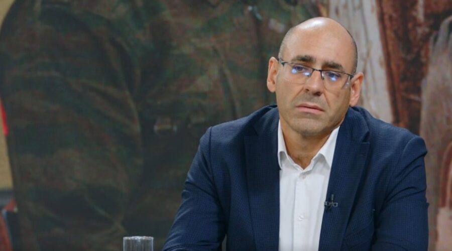 (Video) “Ne mogu da shvatim one koji se raduju smrti Ratka Mladića” Đukanović kroz suze na Blic TV: “Izručili su ga kao kilo mesa”