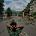 Više od 900 mrtvih u poplavama u Nepalu i na Tibetu, hiljade ljudi nestale