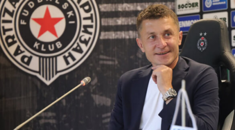 „PODRŠKA KOJU DOBIJAM ME OBAVEZUJE DA OSTANEM OVDE“: Saša Ilić potvrdio da ostaje trener Partizana!