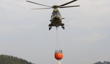 „SUPER PUMA“ GASI IZ VAZDUHA: U borbu sa požarom na Stolovima uključen i helikopter MUP Srbije (FOTO)